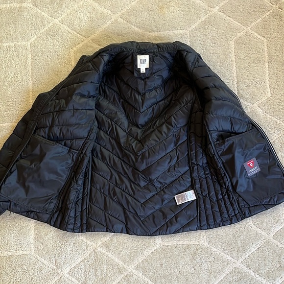 GAP Puffer Jacket - Picture 3 of 13